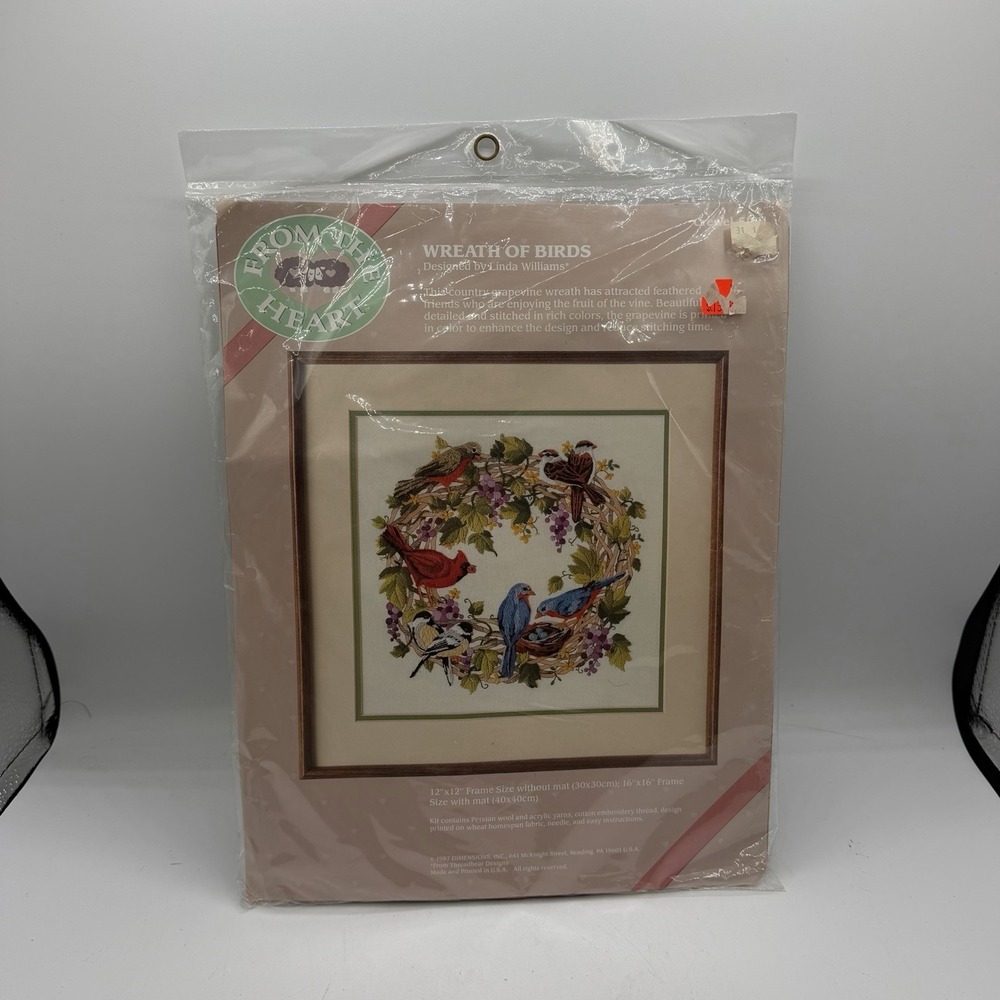 VTG Wreath of Birds Crewel Kit 51011 From the Heart Dimensions 12" x 12" 1987
